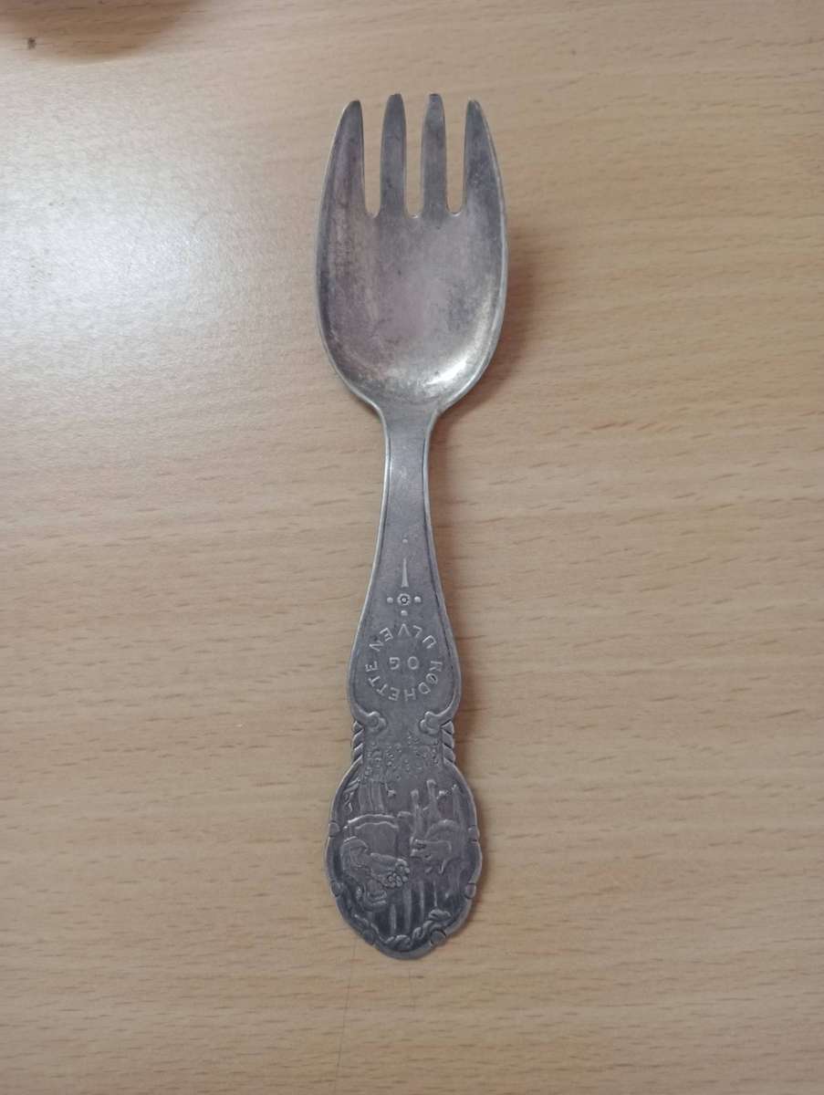 LOVELY " SILVER SPOON 830 S " SEE DETAIL BELOW 27 grams 12 cm long