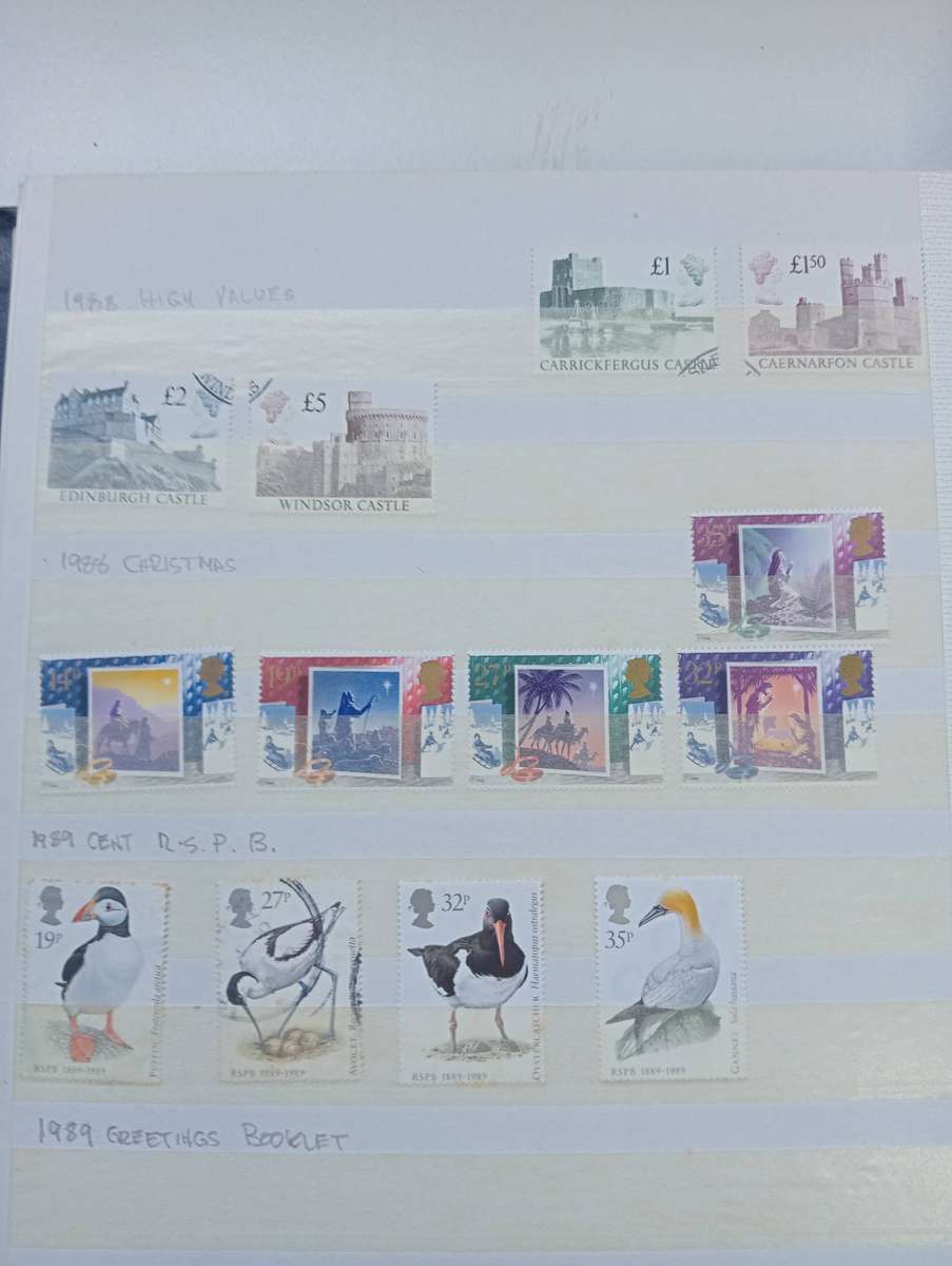 GB-MANY PAGES IN LARGE STOCK BOOK UMM QEII SETS-SOME DOUBLES ARE USED