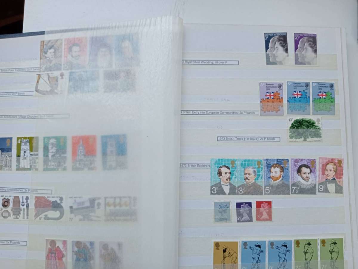 GB-MANY PAGES IN LARGE STOCK BOOK UMM QEII SETS-SOME DOUBLES ARE USED