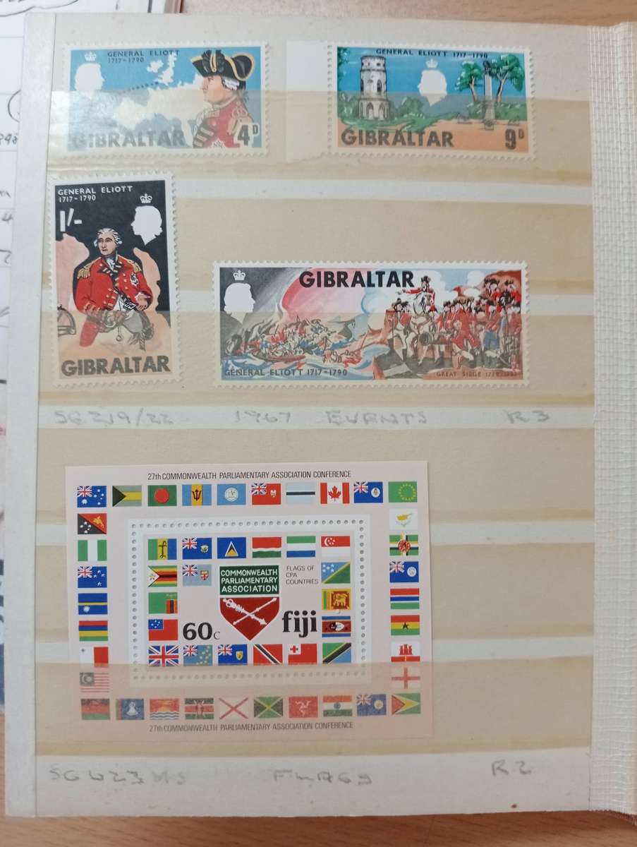 SMALL STOCK BOOK WITH UMM  THEMATIC SETS