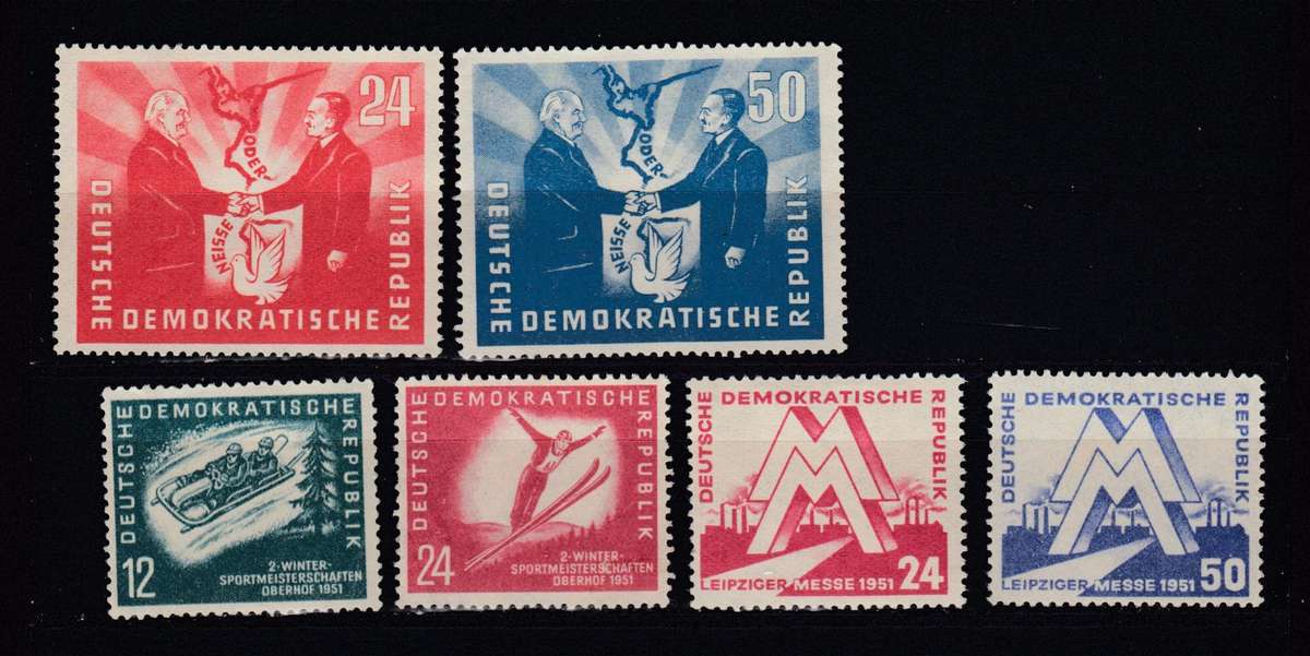 DDR-SCARCE VFM-TOP SET UMM REST H.R.  R3250.00