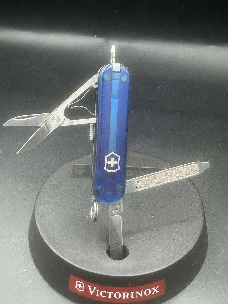Victorinox Signature