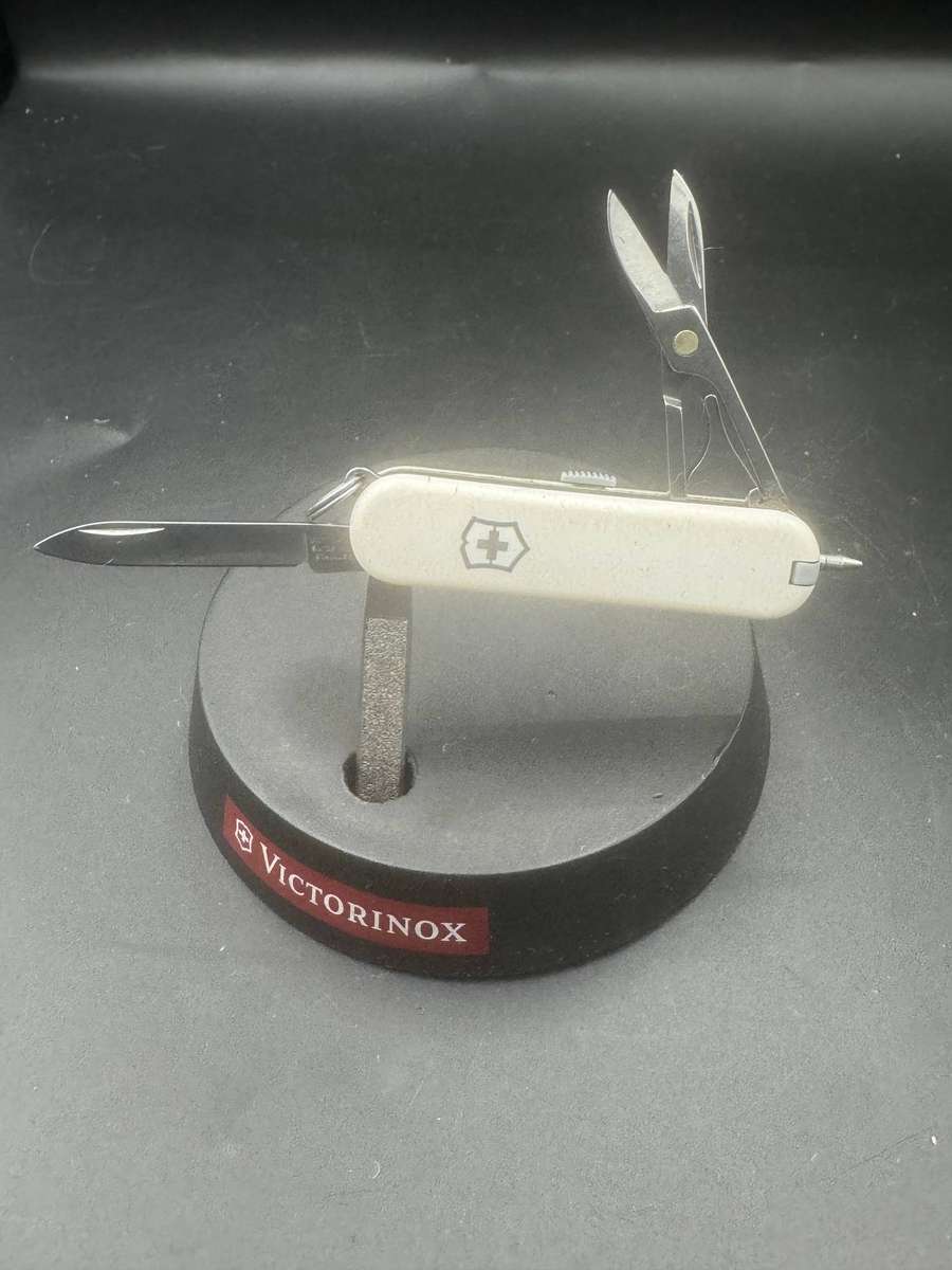 Victorinox Signature