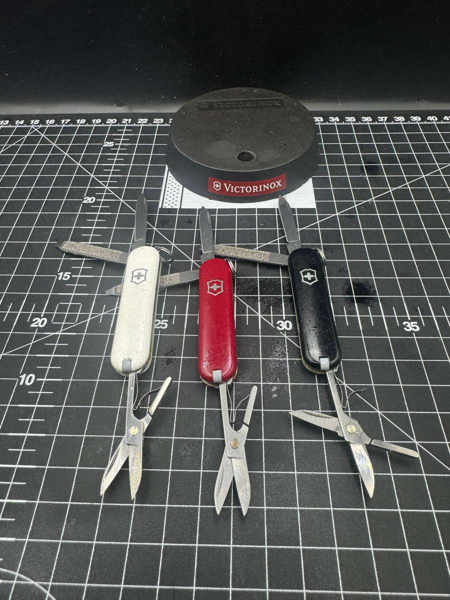 Victorinox Classic SD x 3