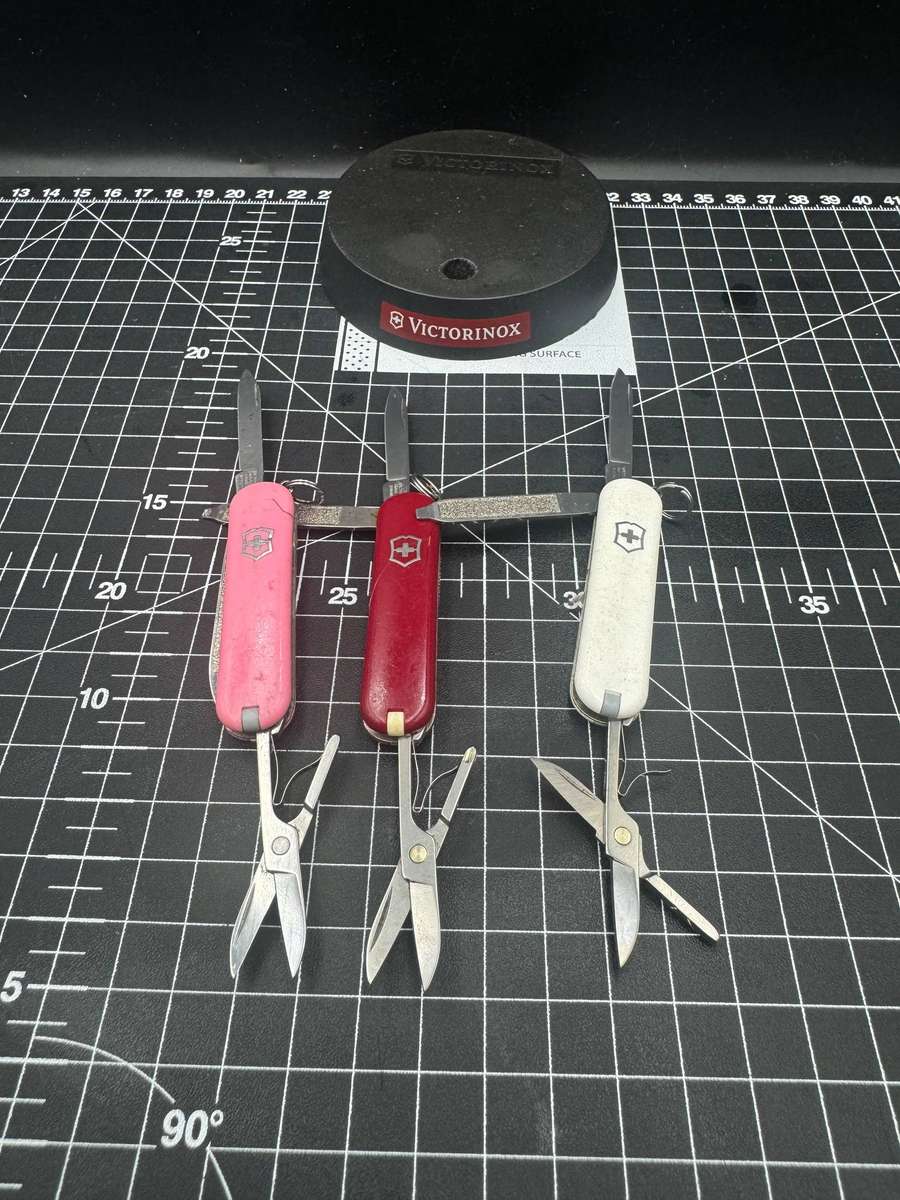 Victorinox Classic SD x 3