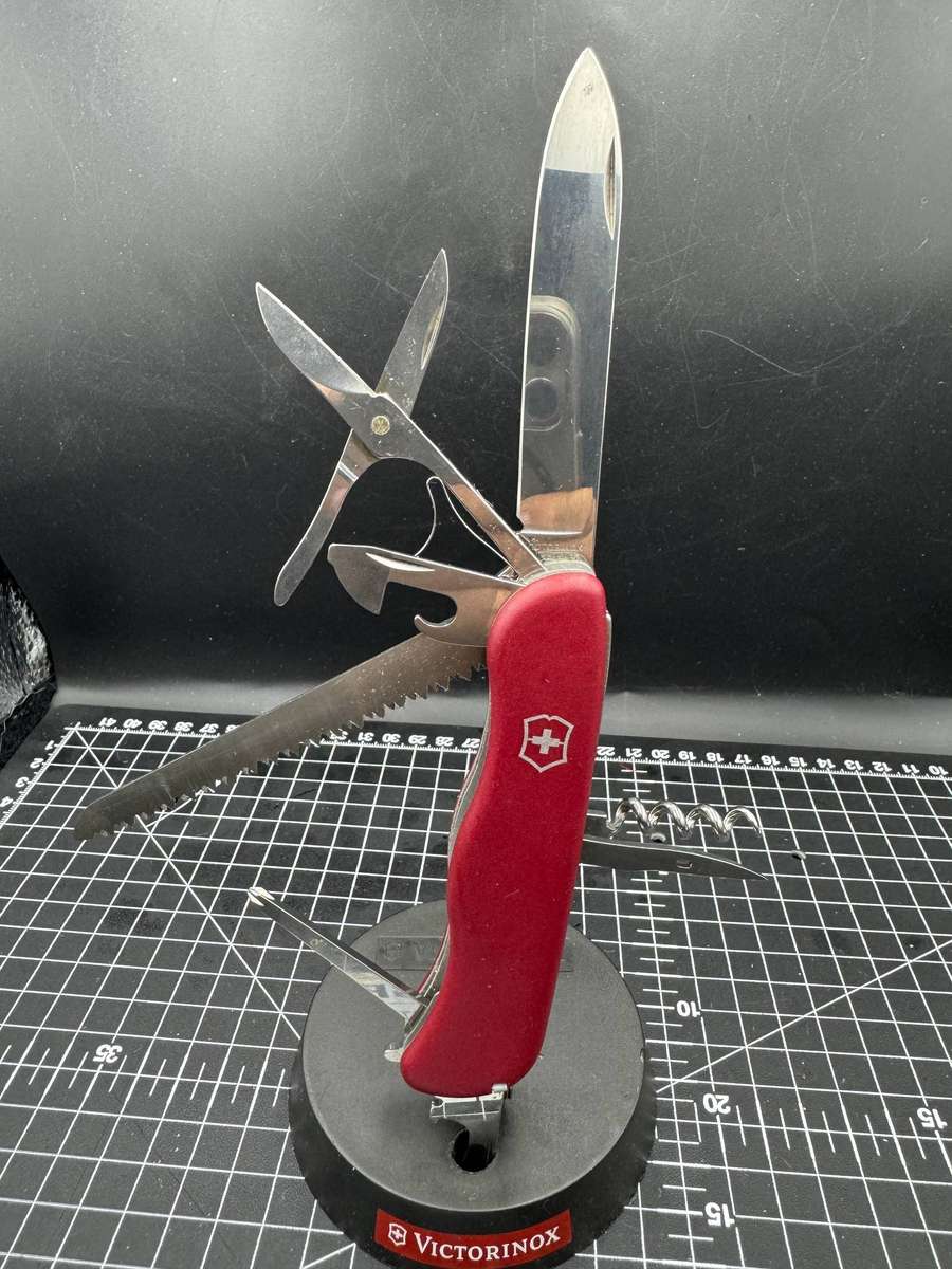 Victorinox Outrider w/Liner Lock Red 111mm