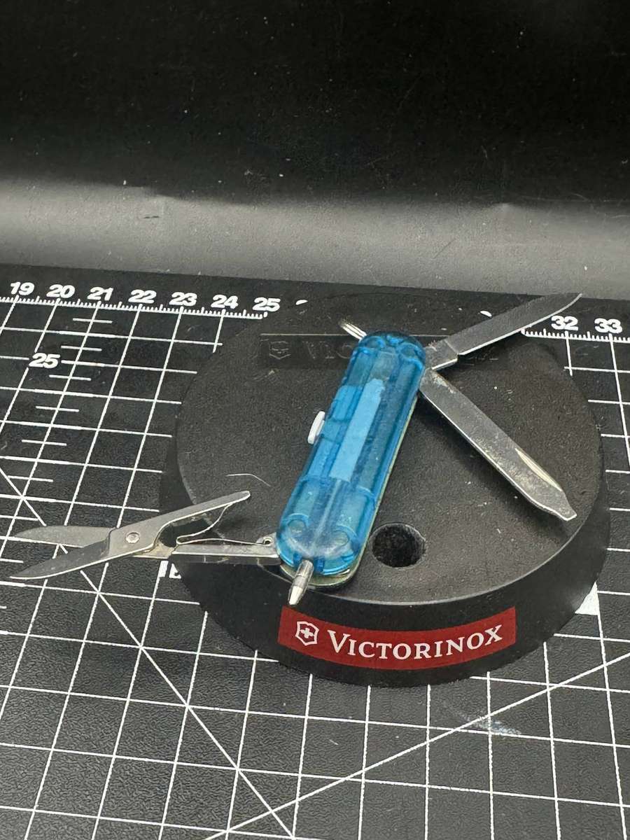 Victorinox Signature Trans Blue