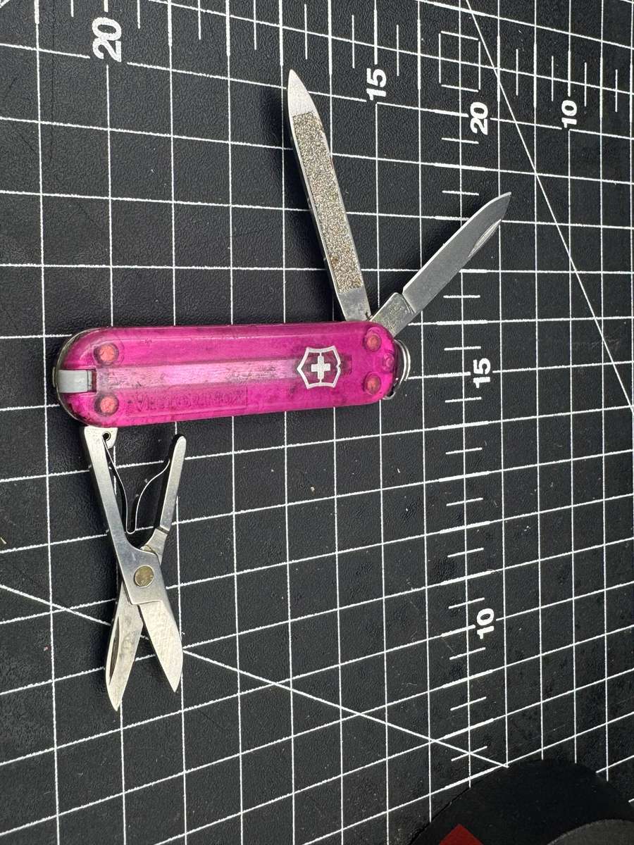 Victorinox Classic SD Trans Pink