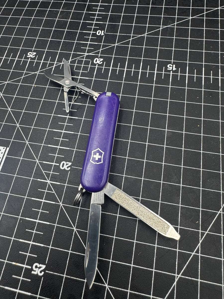 Victorinox Classic SD Purple