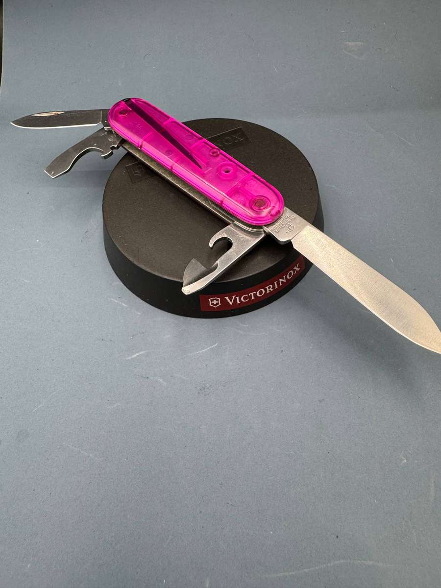 Victorinox Recruit Pink 84mm