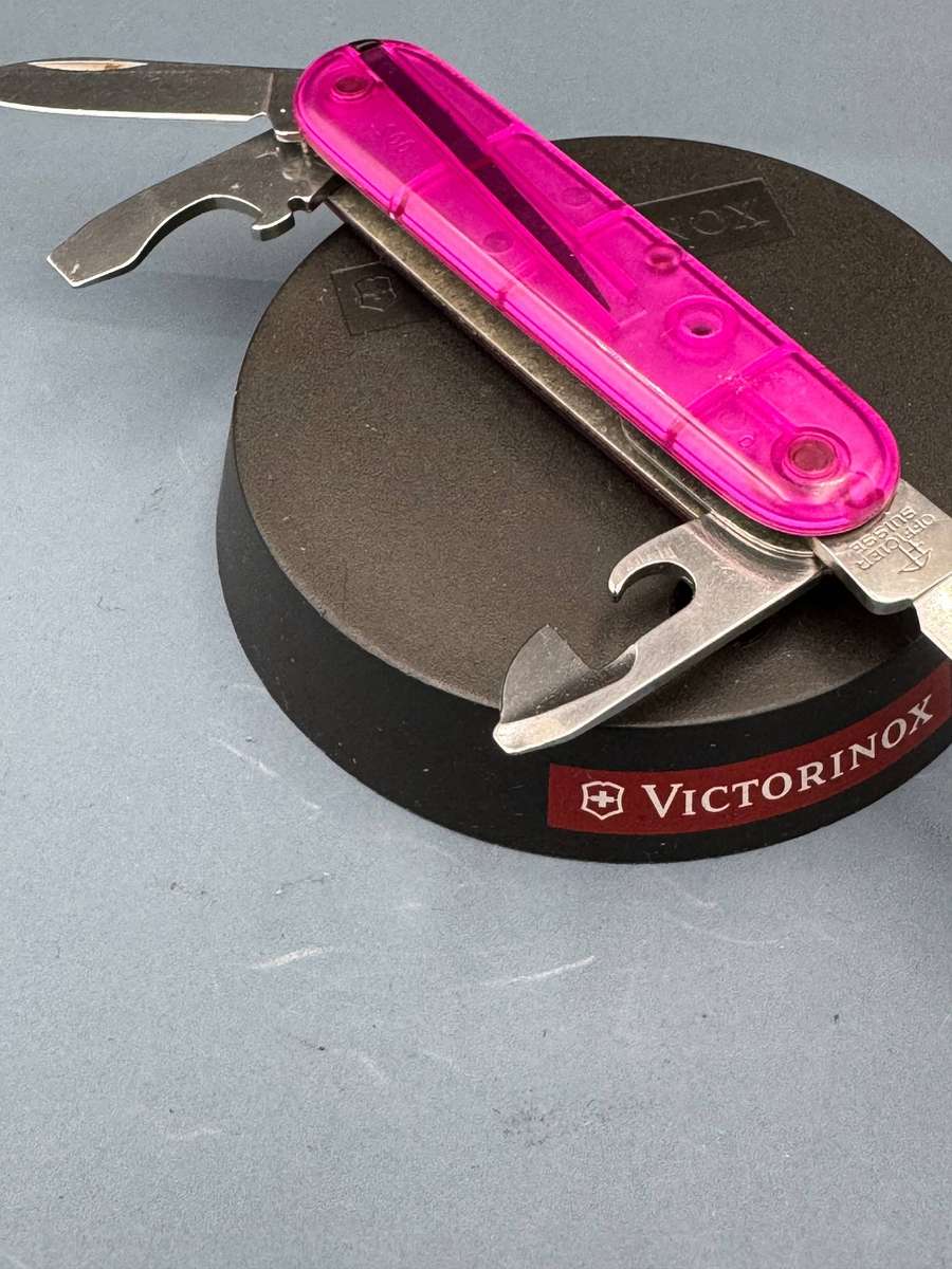 Victorinox Recruit Pink 84mm