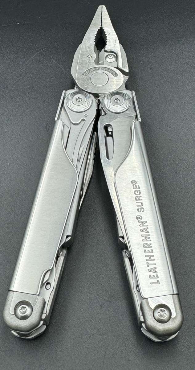 Leatherman Surge