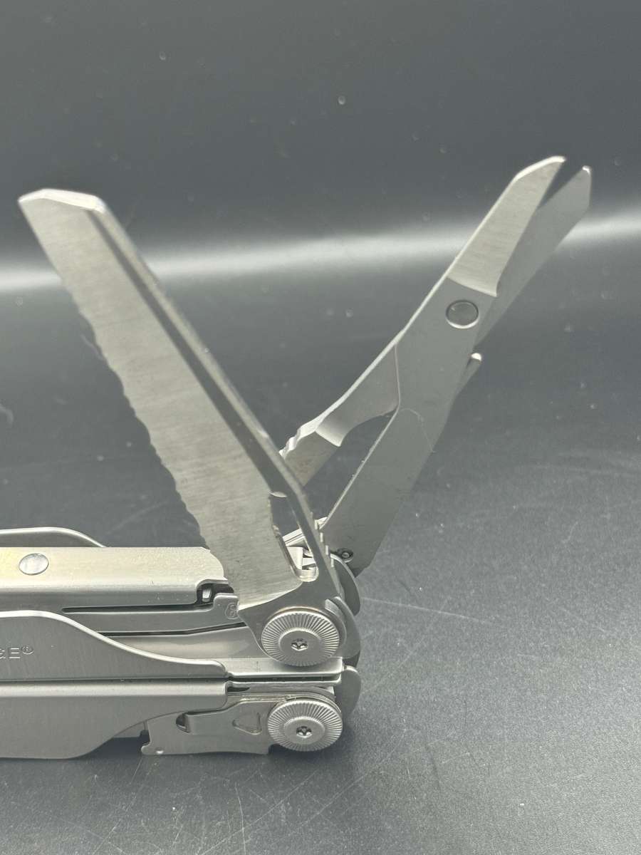 Leatherman Surge