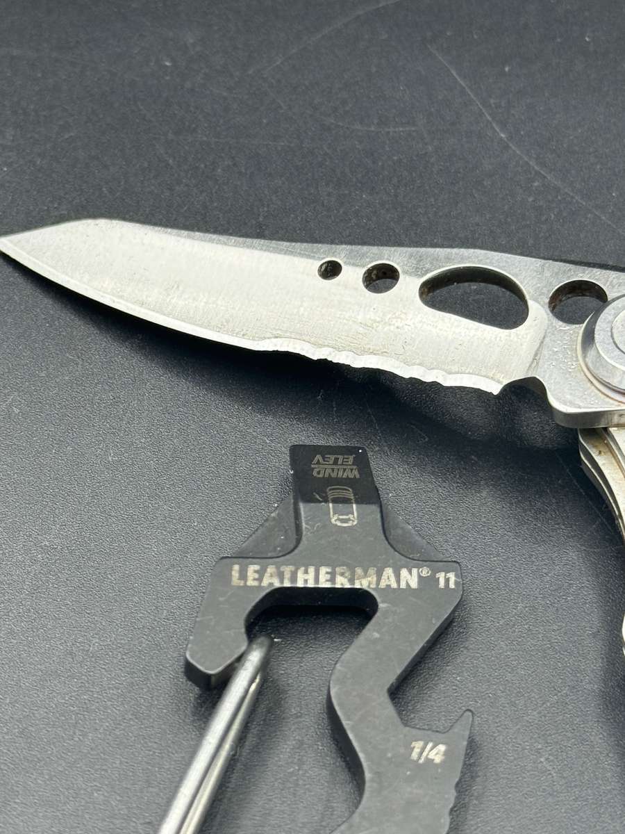 Leatherman Skeletool + TOOL