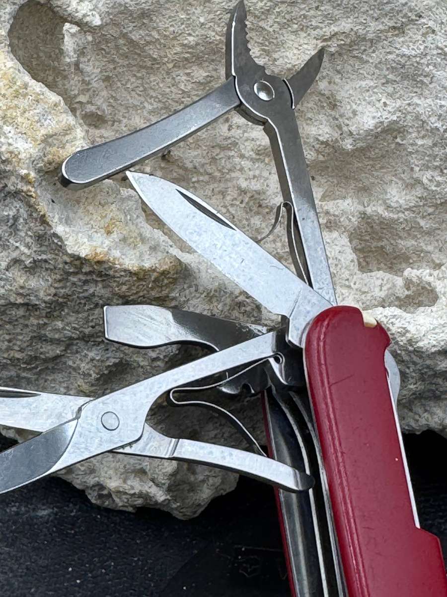 Victorinox Deluxe Tinker Red 91mm