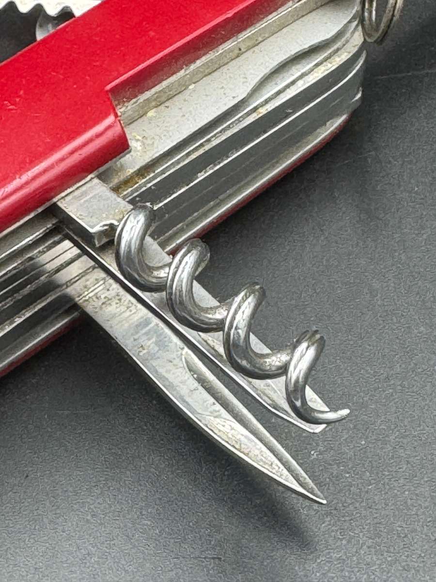 Vixtorinox Swiss Champ