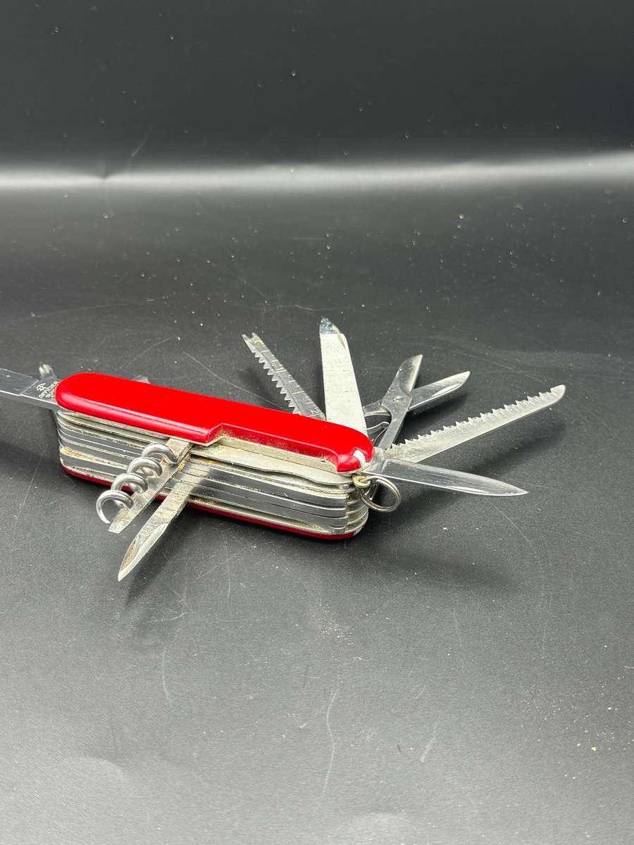 Vixtorinox Swiss Champ