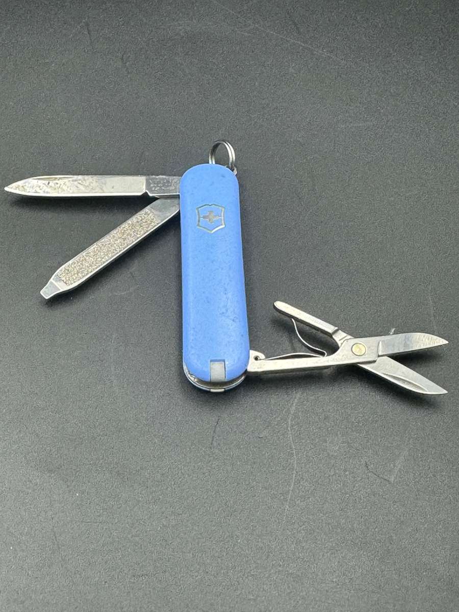 Victorinox Classic Trans Blue