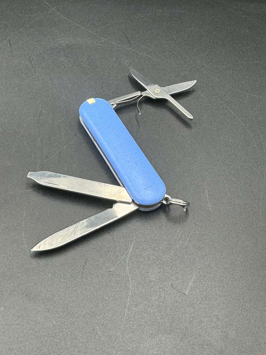 Victorinox Classic Trans Blue