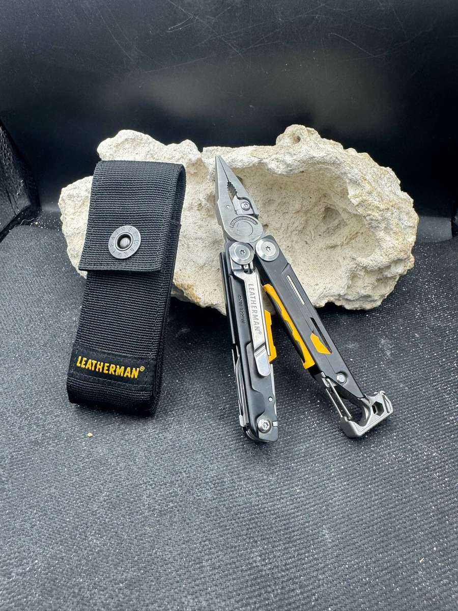 Leatherman Signal
