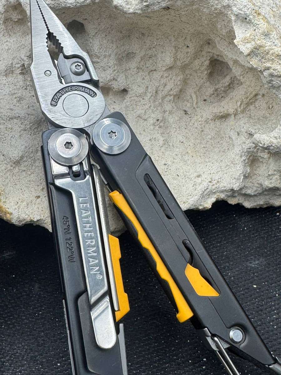 Leatherman Signal