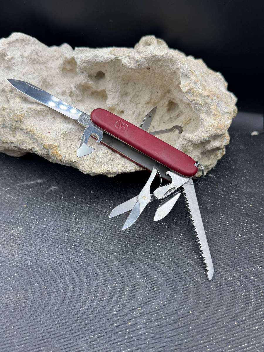 Victorinox Huntsman Eco Scale