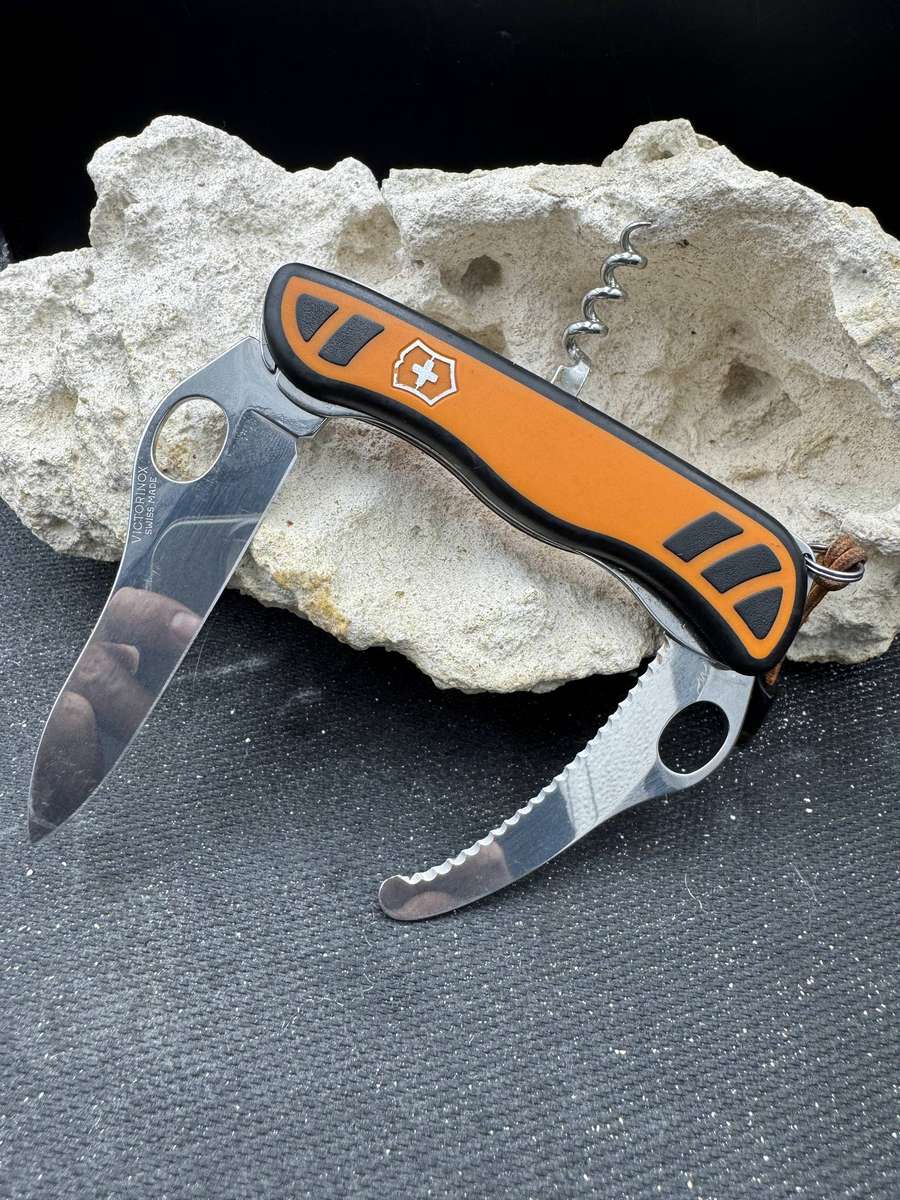 Victorinox Hunter XS Grip w/Liner Lock Blade 111mm