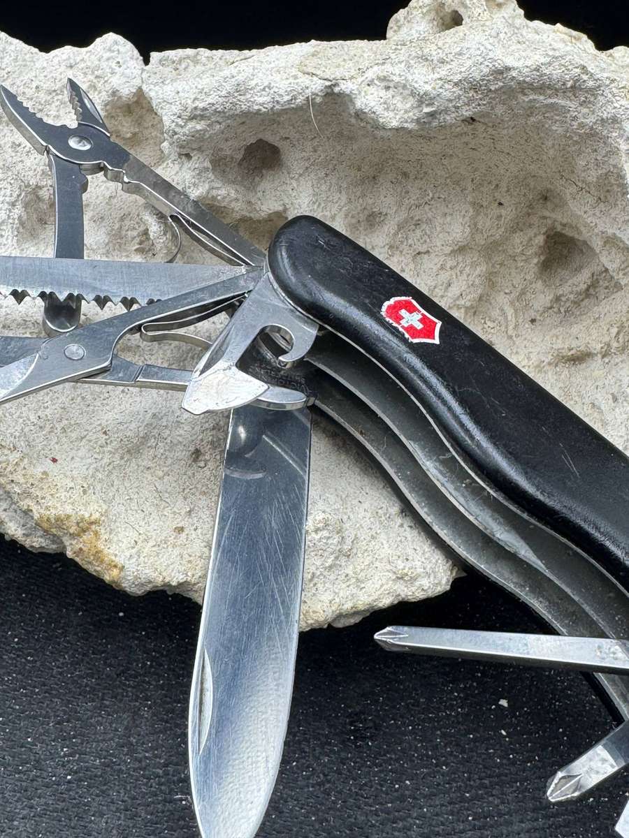 Victorinox Hercules Black  111mm