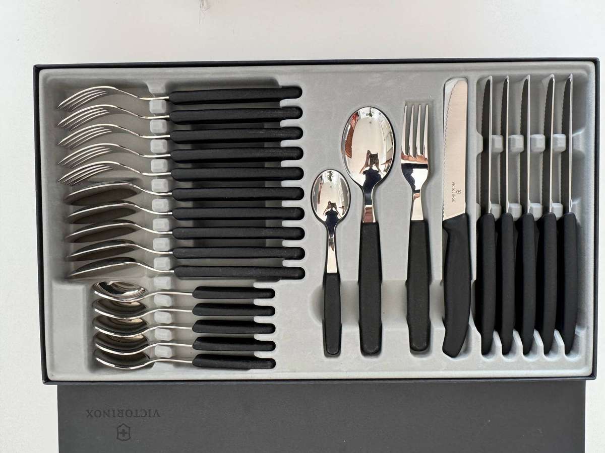 Victorinox Swiss Classic 24 Piece Table Set Black w/Round Tip - Giftbox