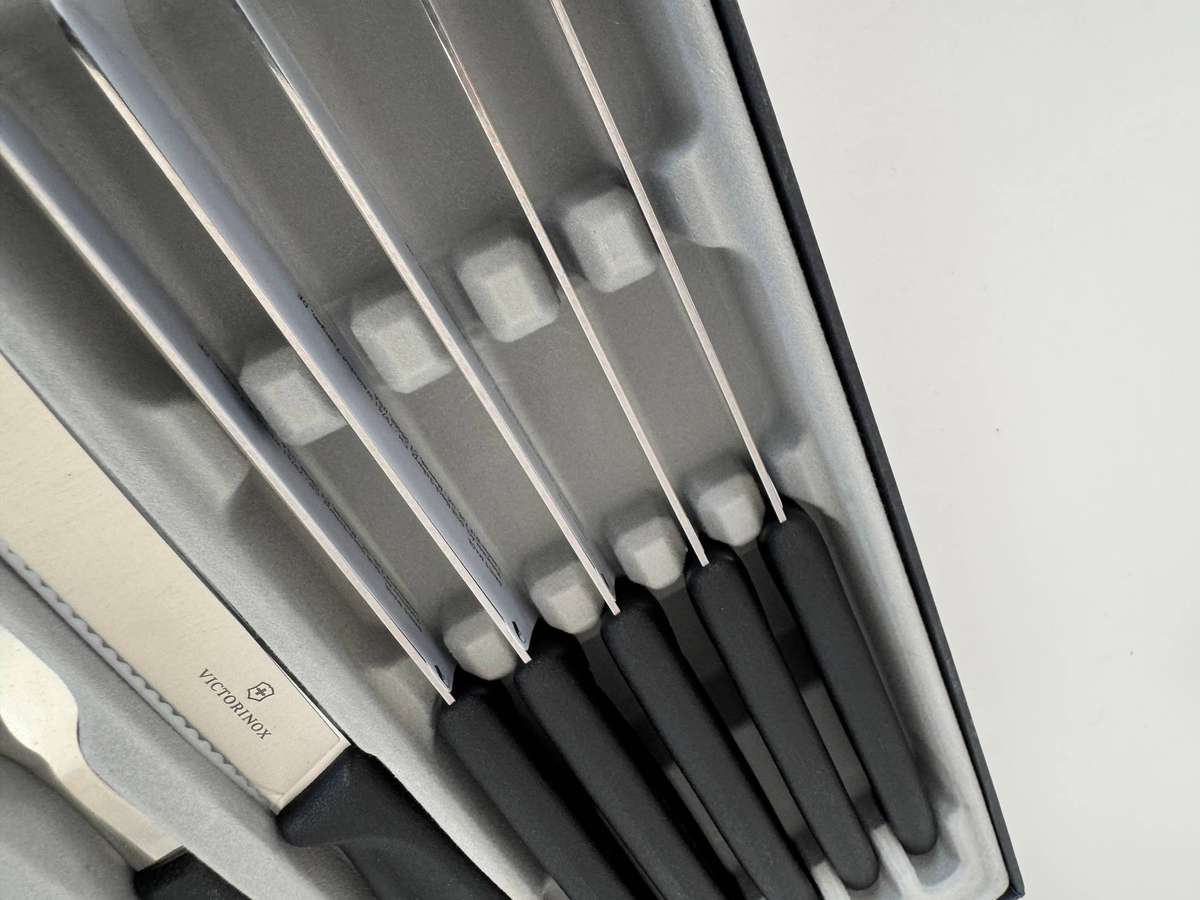 Victorinox Swiss Classic 24 Piece Table Set Black w/Round Tip - Giftbox