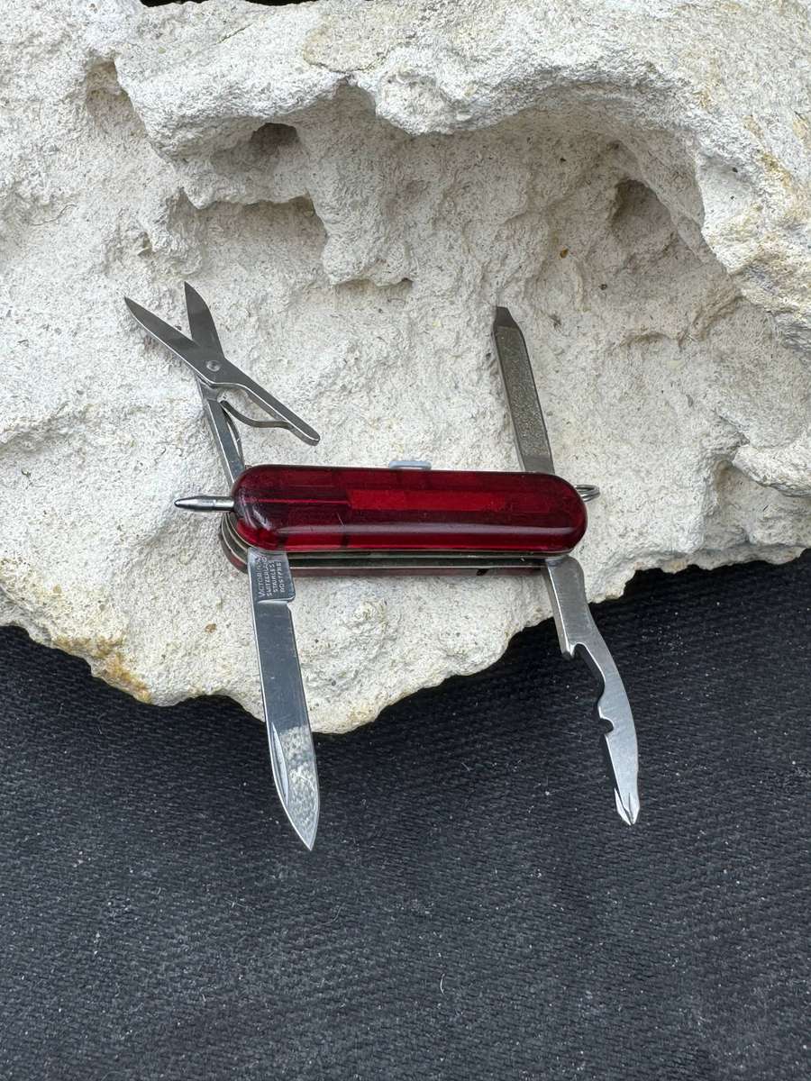 Victorinox Midnite Manager LED Light Red 58mm