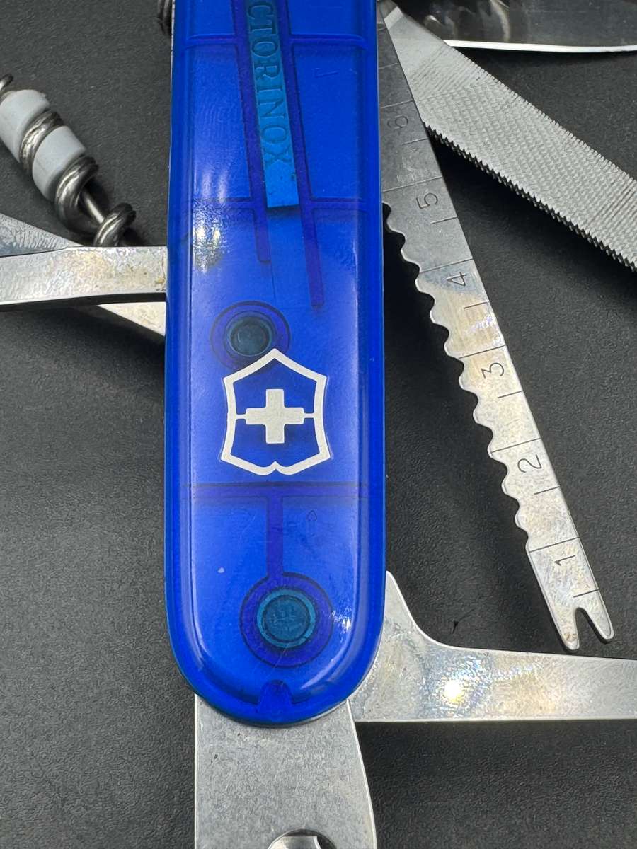 Vixtorinox Swiss Champ Trans Blue