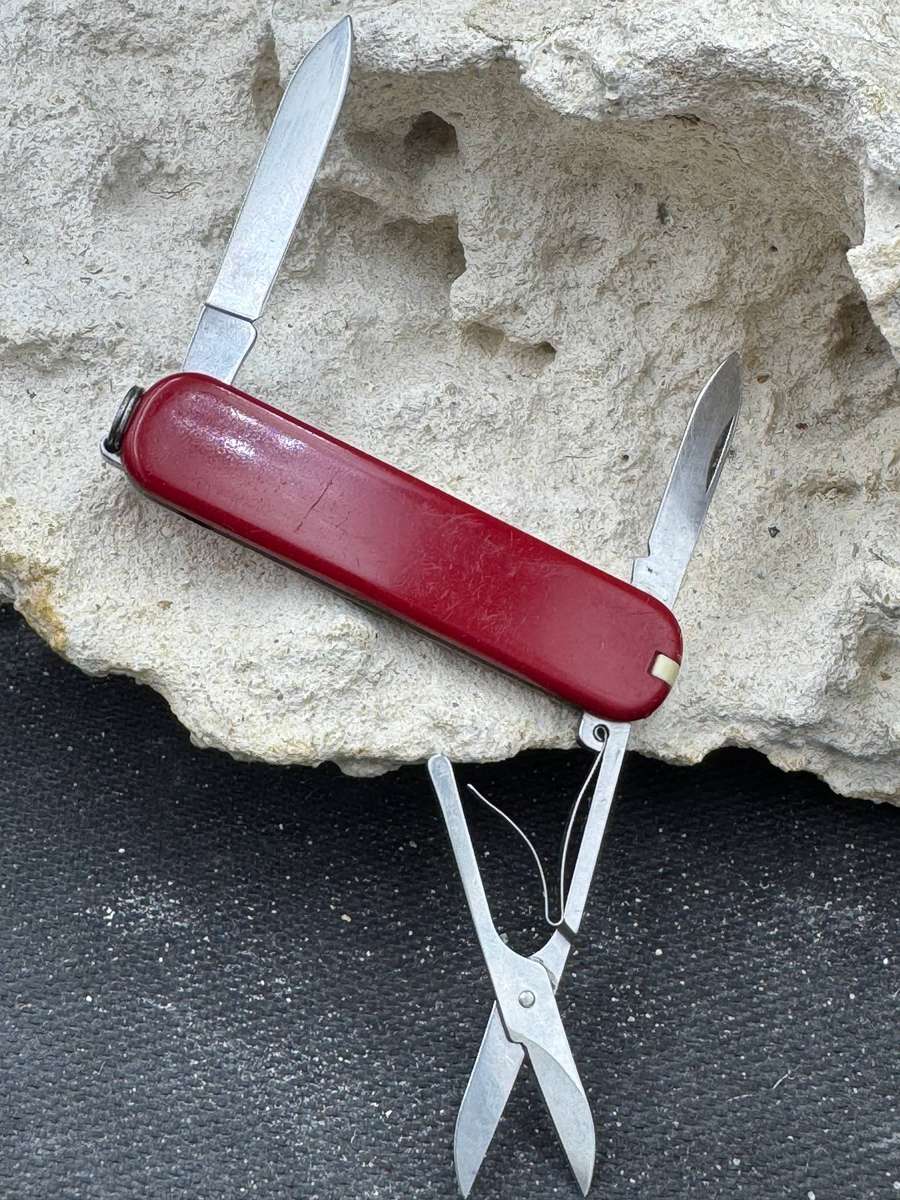 Victorinox Ambassador 74mm ( discontinued model )