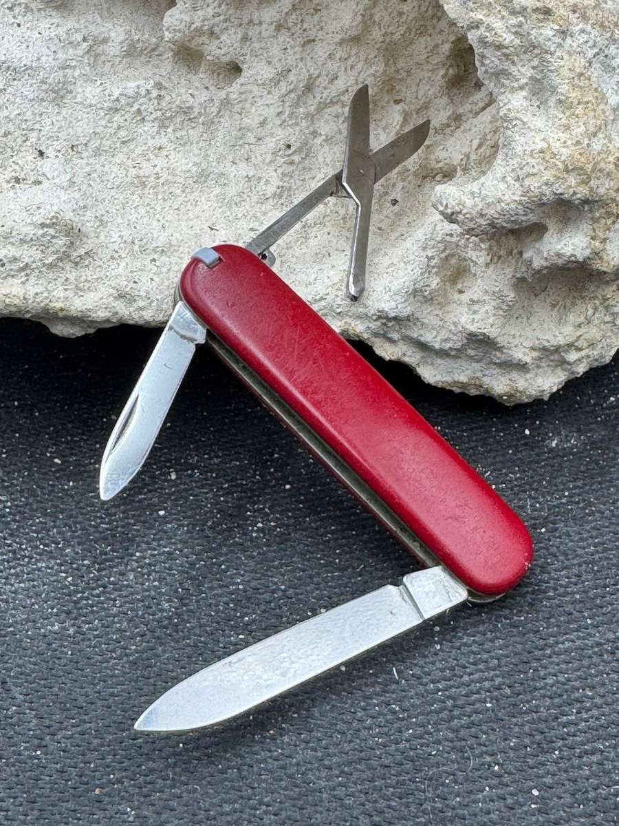 Victorinox Ambassador 74mm ( discontinued model )
