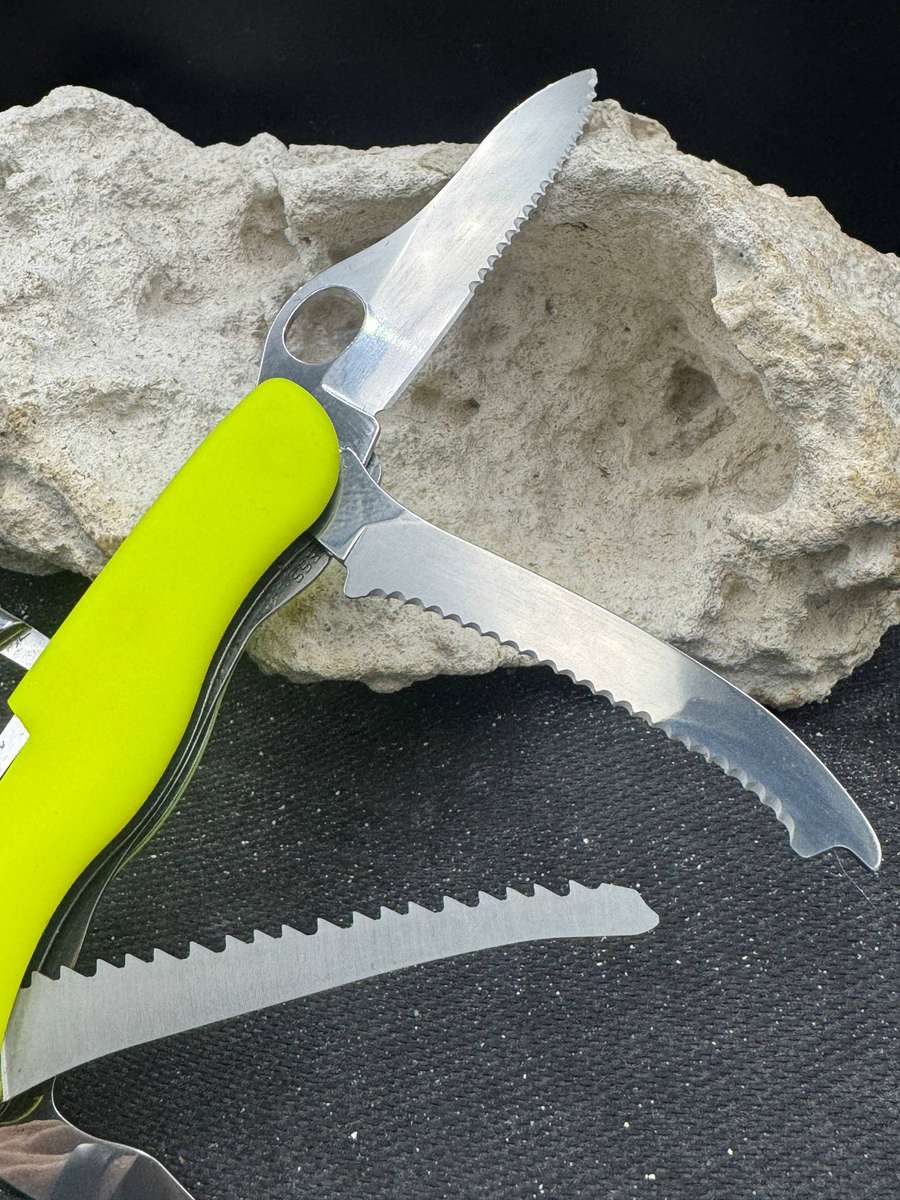 Victorinox Rescue