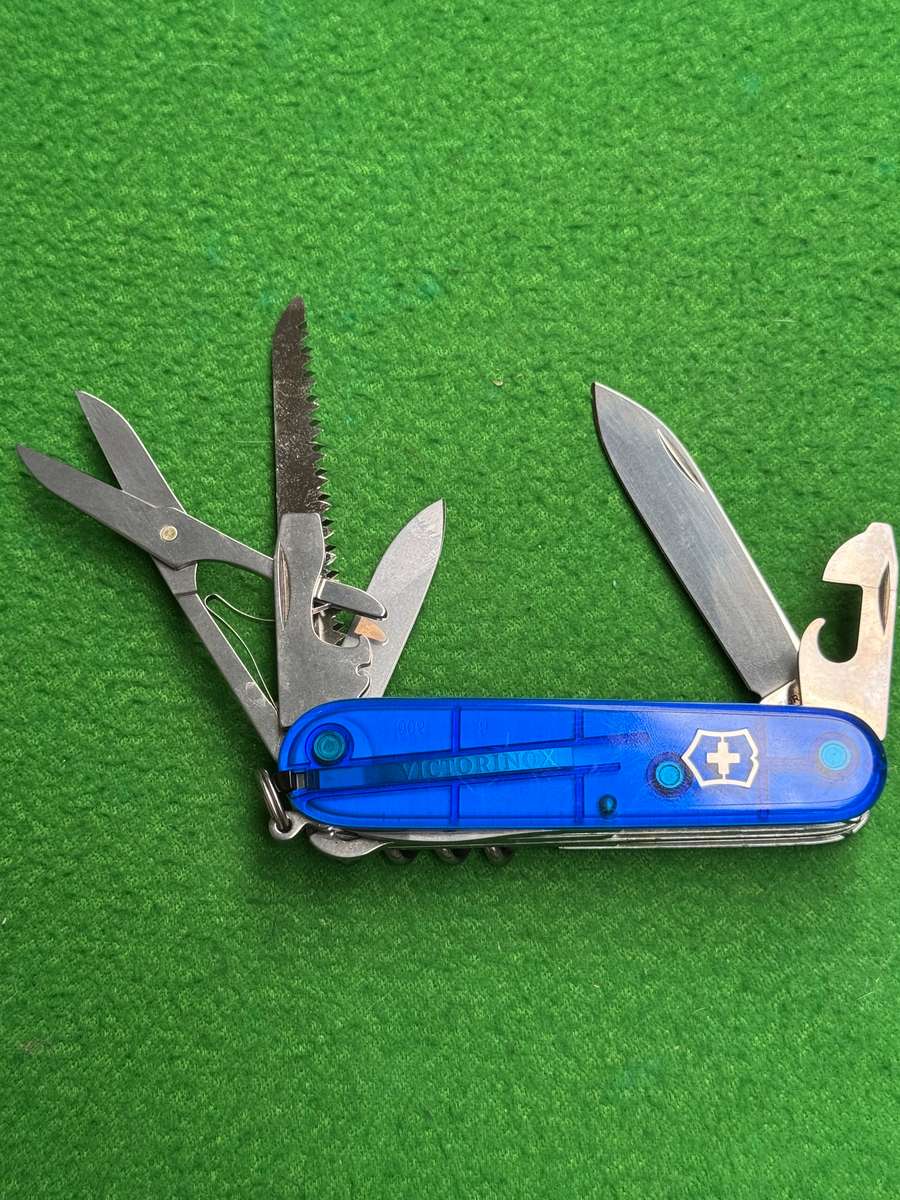 Victorinox Huntsman Trans Blue