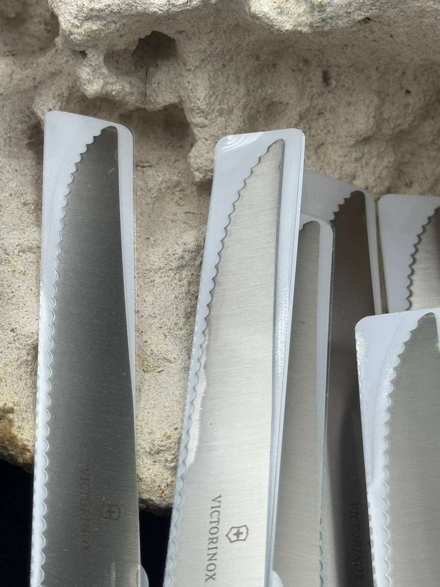 Victorinox Swiss Classic 6 Piece Steak Knife Set Serrated Pointed Black - Box