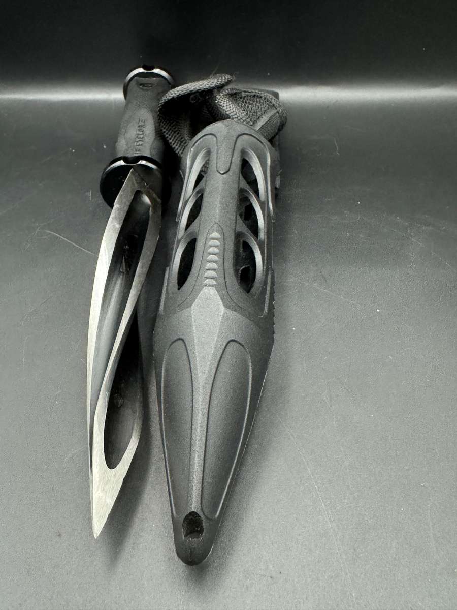 United Cutlery Cyclone Boot Knife With Custom Vortec Sheath UC3287