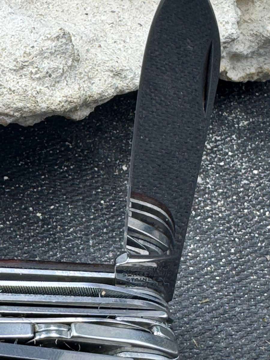 Victorinox Swiss Champ