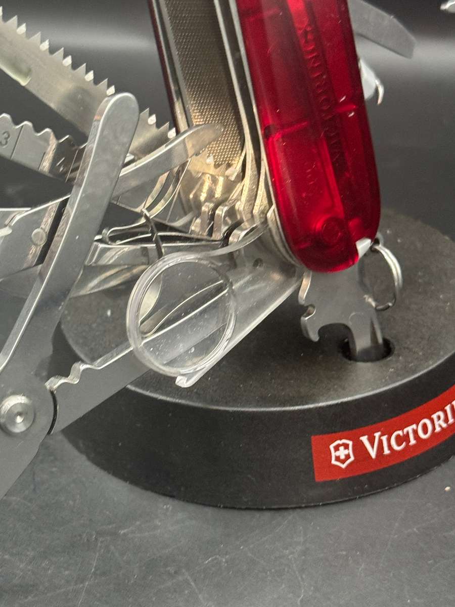 Victorinox Champ