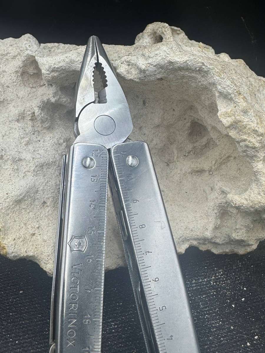 Victorinox Swiss Tool