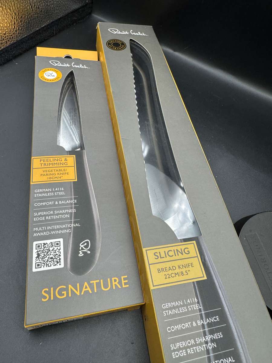 Robert Welch Signature Bread Knife 22cm + PAring Knife