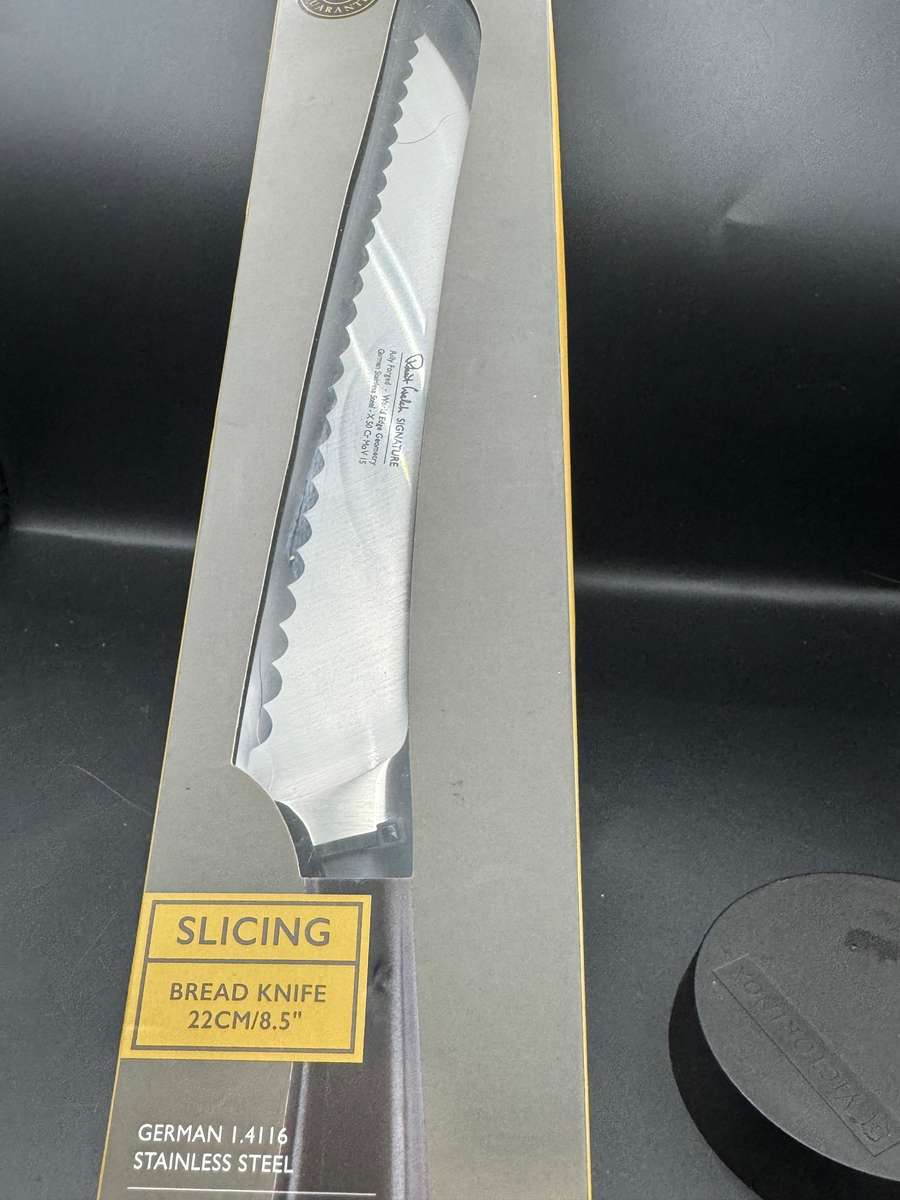 Robert Welch Signature Bread Knife 22cm + PAring Knife
