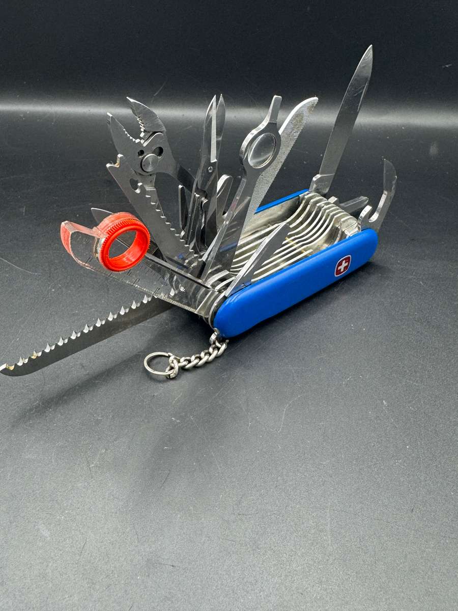 Wenger Toolchest Plus