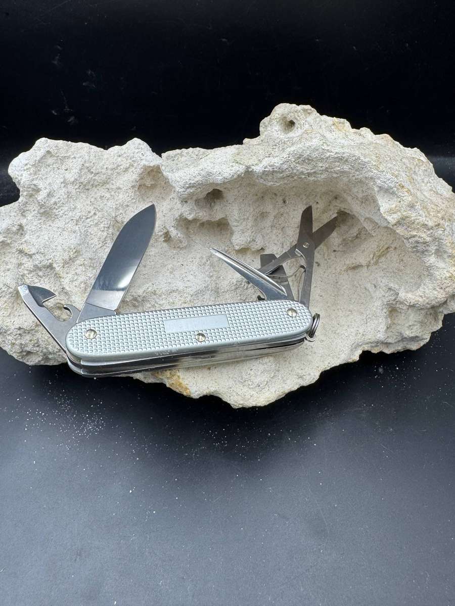 Victorinox Pioneer X w/Scissor Alox Silver 93mm