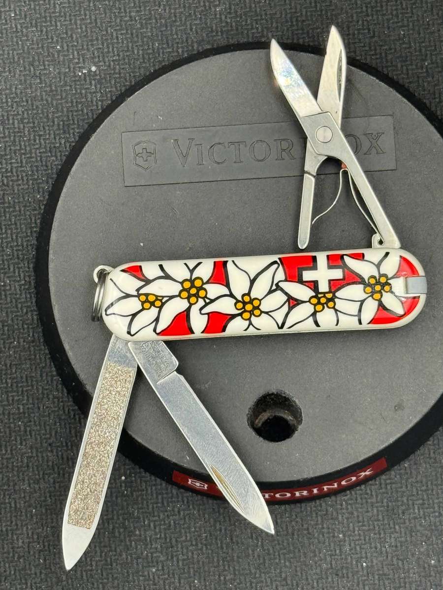 Victorinox Classic LTD Edition