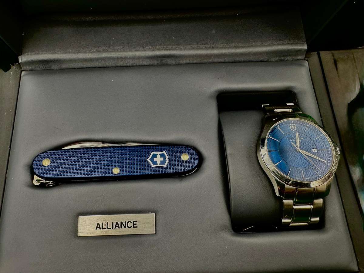 Victorinox Swiss Army Alliance 241910 watch