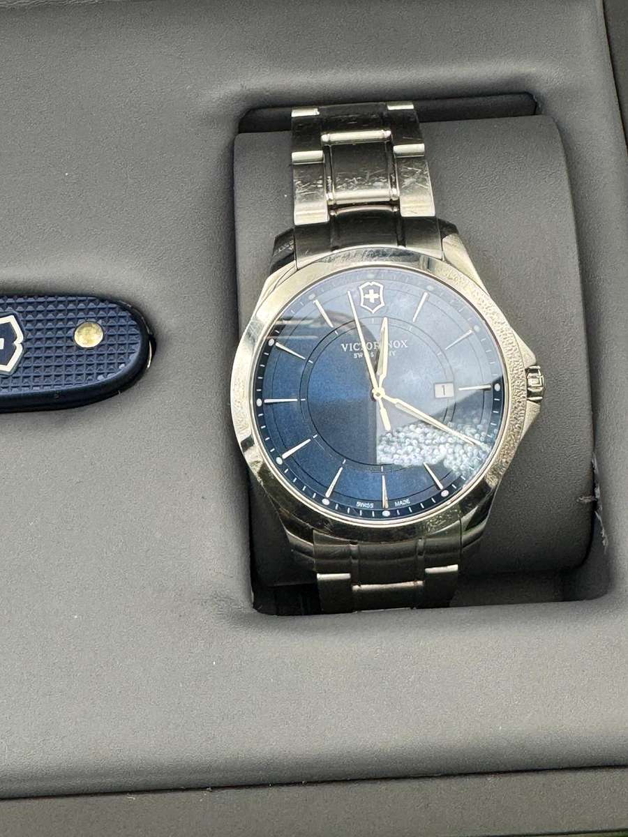 Victorinox Swiss Army Alliance 241910 watch