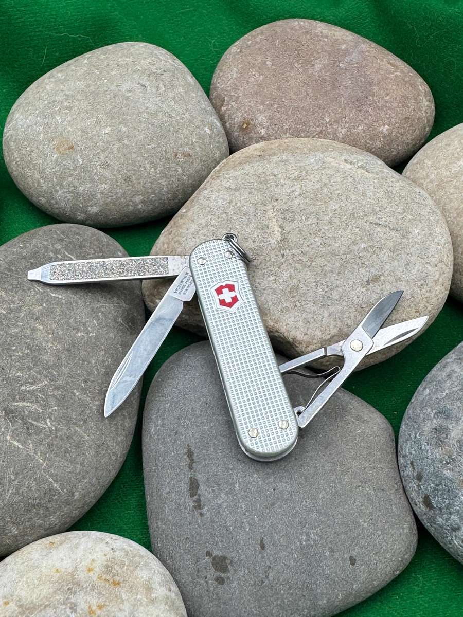 Victorinox Classic Alox Silver 58mm NEW