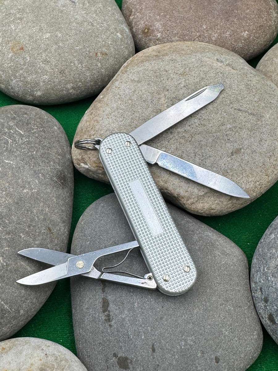 Victorinox Classic Alox Silver 58mm NEW